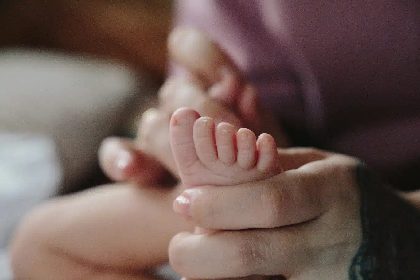 Late to Arrive, Slow to Pee. My First Parenting Reflections